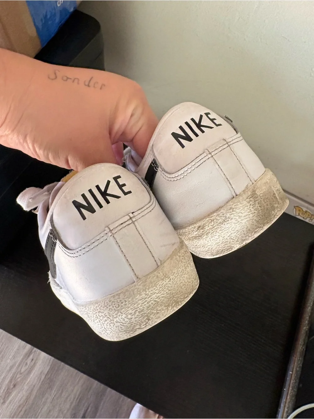 Men’s Nike White and Black Low-Top Leather Sneakers